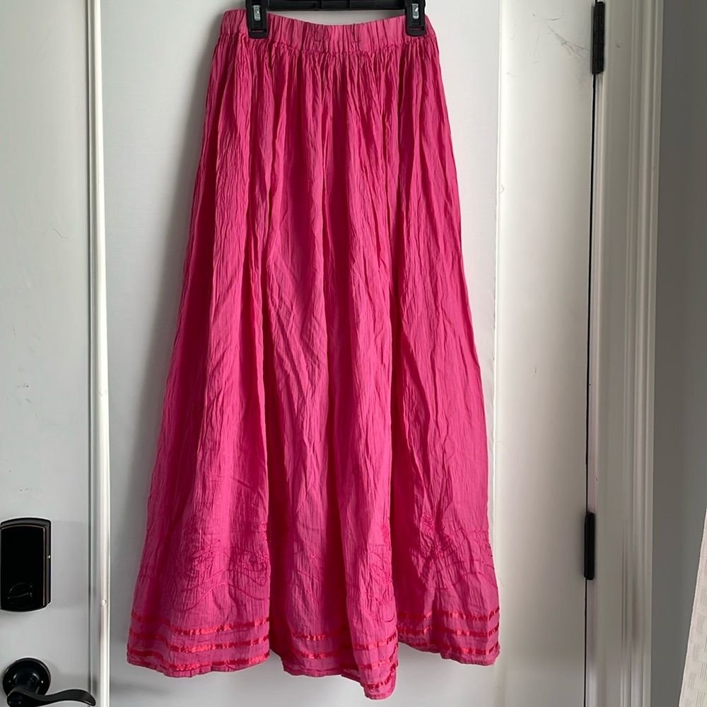 Millennium skirt, size medium, pink